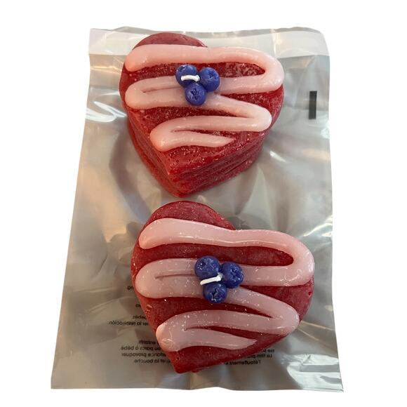 Room Essentials Blueberry Heart Shaped Cake Figural Candle - Unscented - Picture 3 of 3